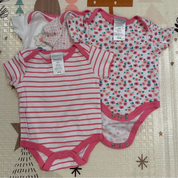 0-3 months Absorba Baby Girl Clothes Onesies - Picture 2 of 6